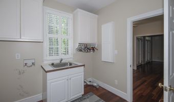 151 Mockingbird Ln, Atmore, AL 36502