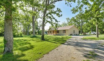 18519 Farm Road 2000, Aurora, MO 65605