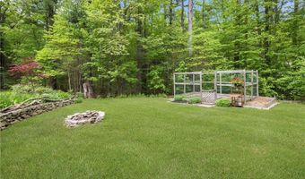 12 Robin Vale Dr, Glocester, RI 02857