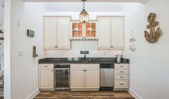 694 21st St, Avalon, NJ 08202