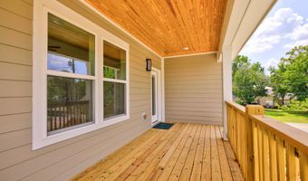 10113 Bald Eagle Dr, Biloxi, MS 39532