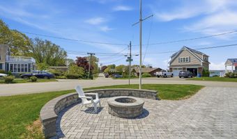 4 Cross Rd, Bourne, MA 02532