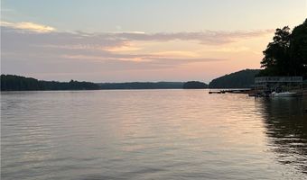 257 Riverlake Rd, Fair Play, SC 29643