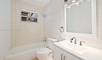 3812 N Circle Dr, Hollywood, FL 33021