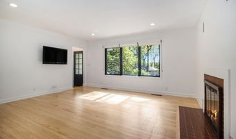 1122 Mixtwood St, Ann Arbor, MI 48103
