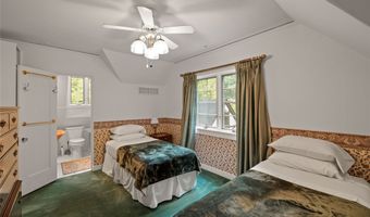 535 Forest Glen St, Ames, IA 50014