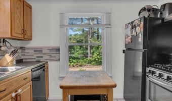 9 Middle Road Ext, Standish, ME 04084
