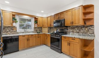 4005 WOODHAVEN Ln, Bowie, MD 20715