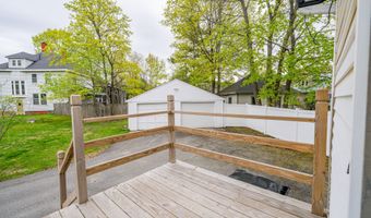 744 Hammond St, Bangor, ME 04401