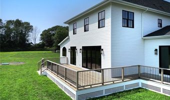 2 Stone Bridge Dr, Middletown, RI 02842