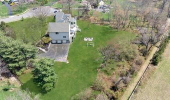 25 CARSDALE Dr, Belle Mead, NJ 08502