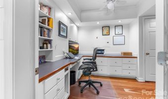 200 Robinhood Rd, Asheville, NC 28804