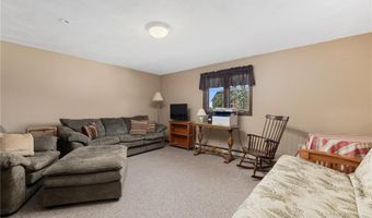 11 Renfrew Ave, Middletown, RI 02842