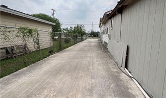 205 W 3rd St, Alice, TX 78332