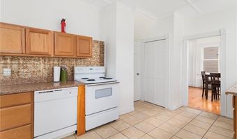 53 Warner St, Newport, RI 02840