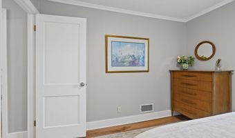 18 Oxford Rd, Albany, NY 12203