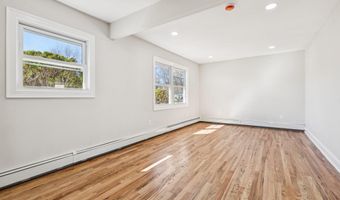 38 Somerset Rd E, Amityville, NY 11701