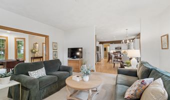208 E APPLE CREEK Rd, Appleton, WI 54913