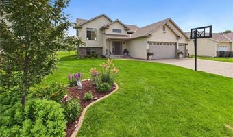 985 Waters Edge Cir, Avon, MN 56310