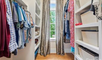 76 Edgelawn Rd, Asheville, NC 28804