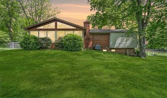 428 Melanie Meadows Ln, Ballwin, MO 63021