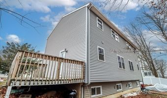 32 Pleasant St, Bethel, CT 06801