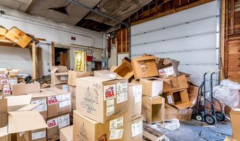 6 Chestnut St, Coventry, RI 02816