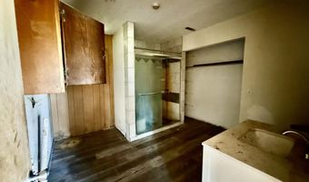 21611 Farm Road 2090, Aurora, MO 65605