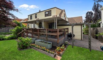 38 Hillvale Rd, Albertson, NY 11507