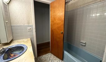 142 Pine Cir, Bennington, VT 05201