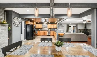 111 Elm Dr, Blakeslee, PA 18610