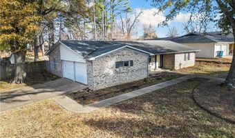 1101 NE 2nd St, Bentonville, AR 72712