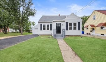 89 Center St, Evans, NY 14006