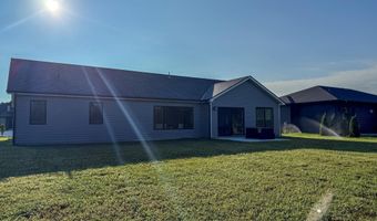5165 Greyson Heights Dr, Auburn, IN 46706