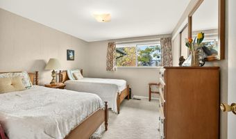 697 Oak Knoll Dr, Ashland, OR 97520