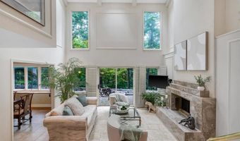436 Shadowridge Ct, Ballwin, MO 63011