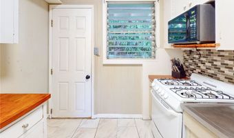 1914 Manoa Rd, Honolulu, HI 96822