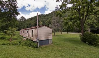 941 E Clayton Rd, Alderson, WV 24910