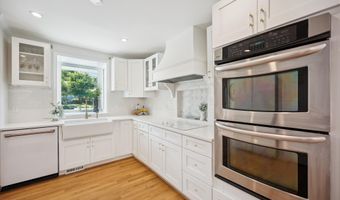 9813 MONTAUK Ave, Bethesda, MD 20817