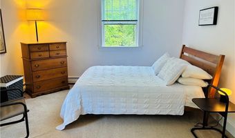 571 Bellevue Ave 2, Newport, RI 02840