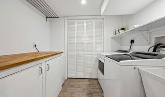 5001 W CEDAR Ln, Bethesda, MD 20814