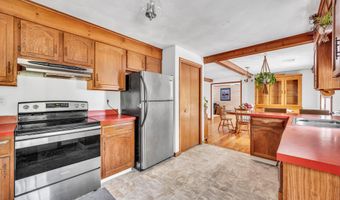 21 Quarry Rd, Branford, CT 06405