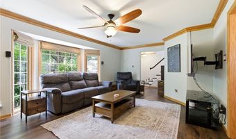 858 Cliffside Dr, Akron, OH 44313
