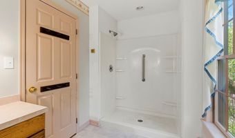 3206 Ridgewood Rd, Allenwood, NJ 08720