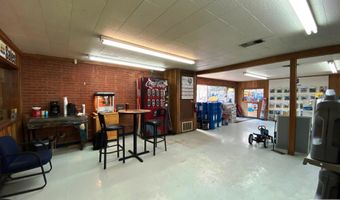 412 425 E Front St, De Kalb, TX 75559