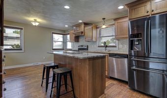 336 E PERSHING St, Appleton, WI 54911