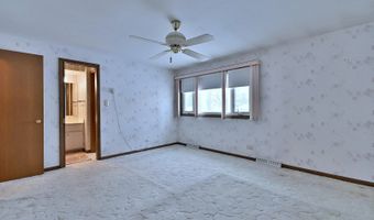 231 N Flora Pkwy, Addison, IL 60101