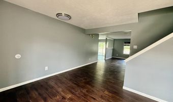 6903 Governors Pointe Blvd, Indianapolis, IN 46217
