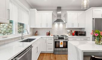 18 Breck Ave 18, Boston, MA 02135