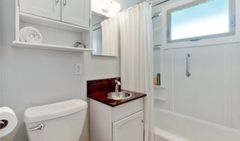 2719 E Tiffin Ave, Des Moines, IA 50317